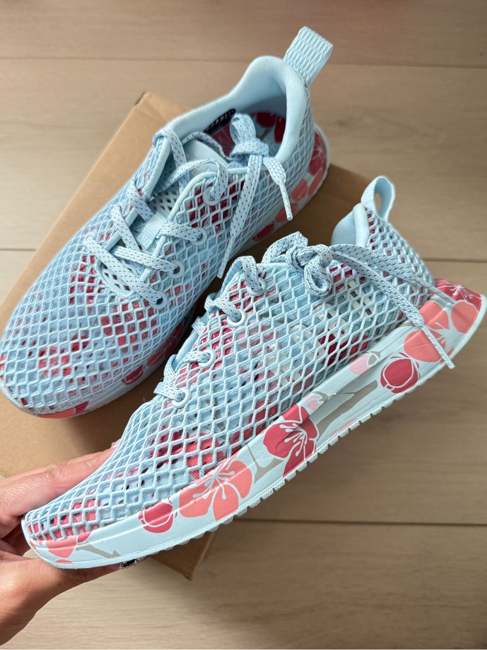 Brand New NOBULL Light Blue Cherry Blossom Mesh Sneakers Size 7